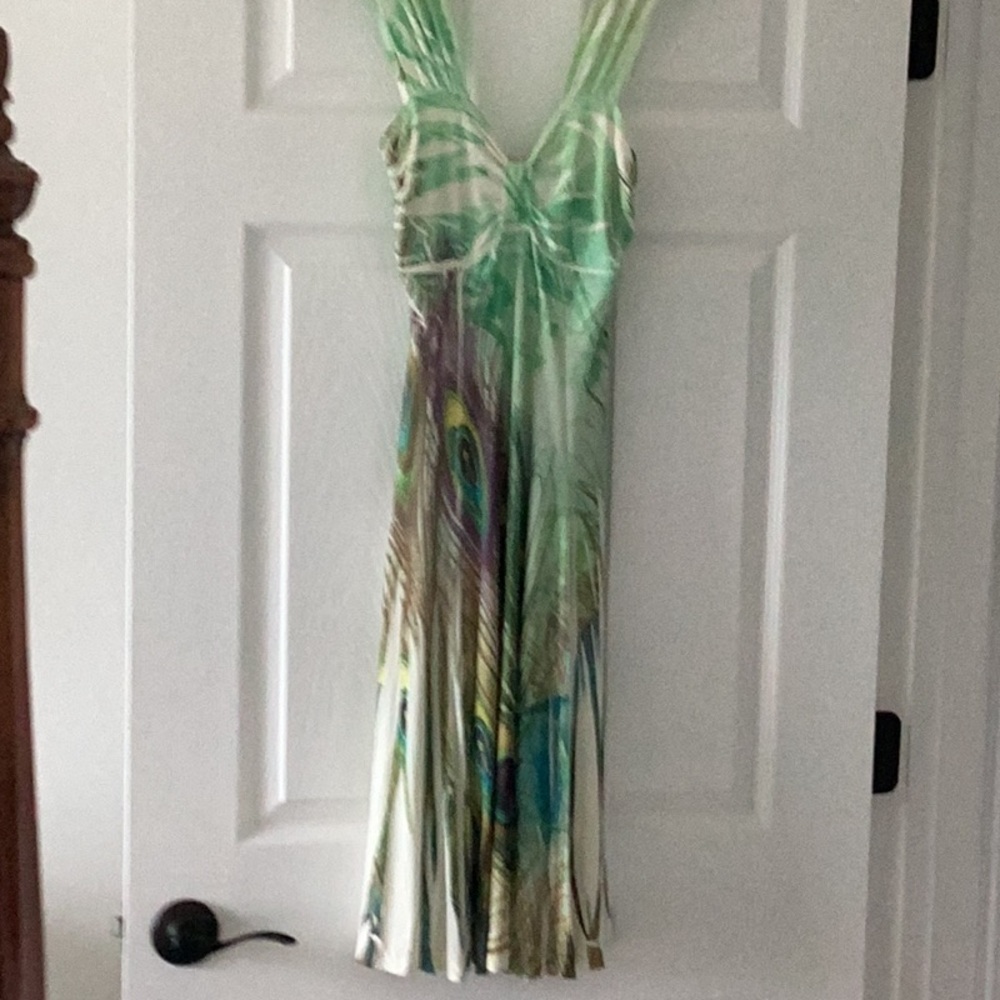 Chic Backless Women's Dress in Green and Cream